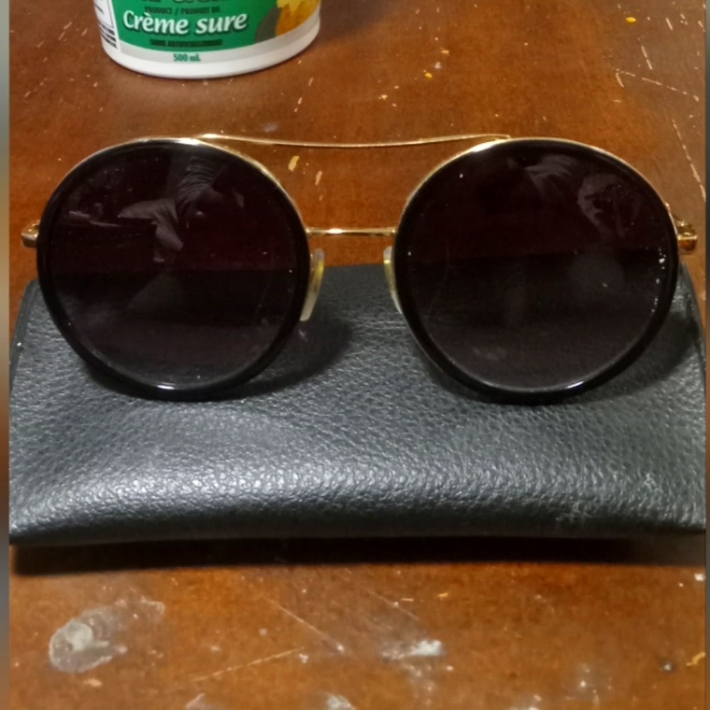 Gucci Sunglasses Model GG00615